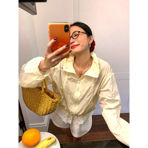 落落狷介小个子防晒衣女
