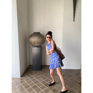 落落狷介特别漂亮掐腰小裙子2026新款 连衣裙多巴胺穿搭 碎花裙无袖