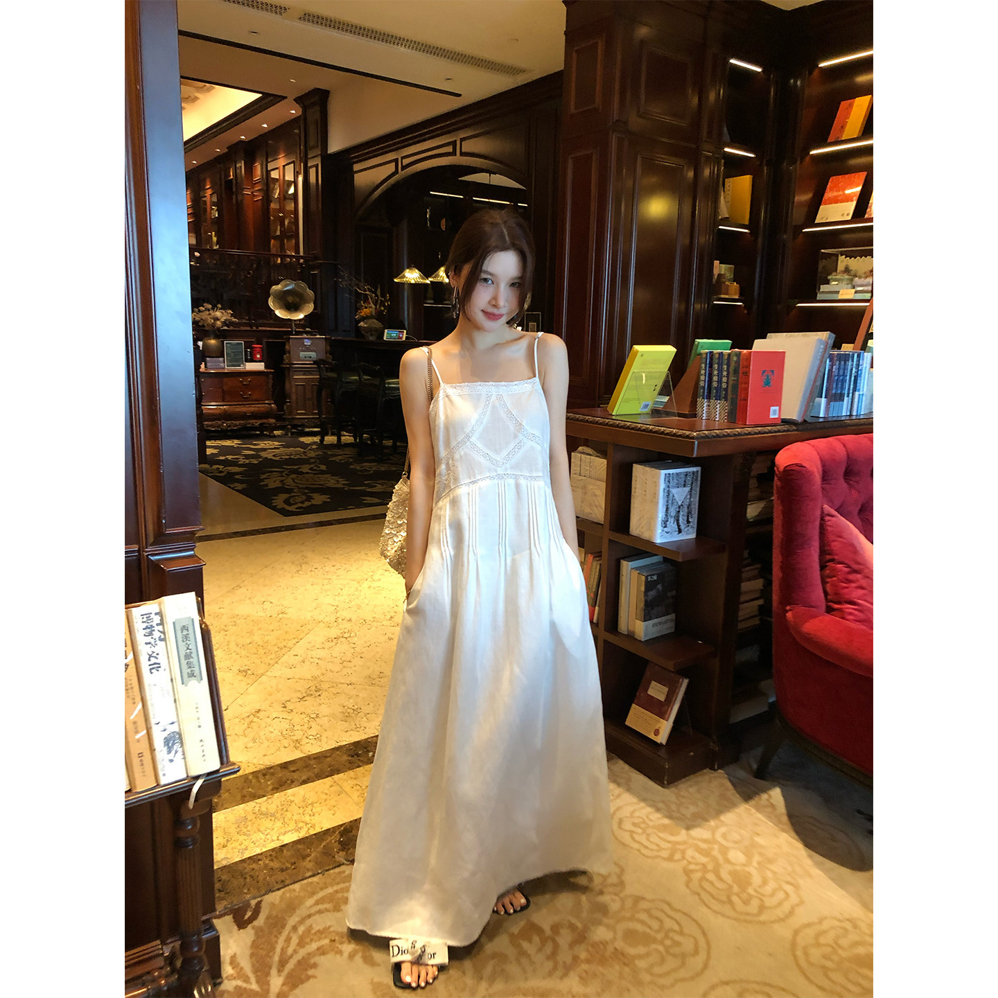 落落狷介亚麻白色吊带连衣裙女图片
