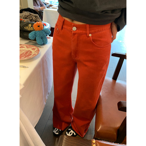 落落狷介小个子红色牛仔裤女