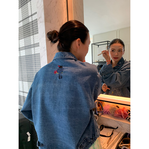 落落狷介牛仔刺绣外套女小个子