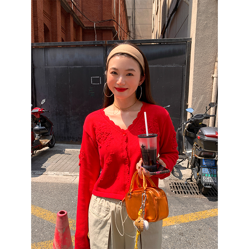 落落狷介红色开衫毛衣女