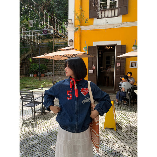 落落狷介刺绣牛仔外套女