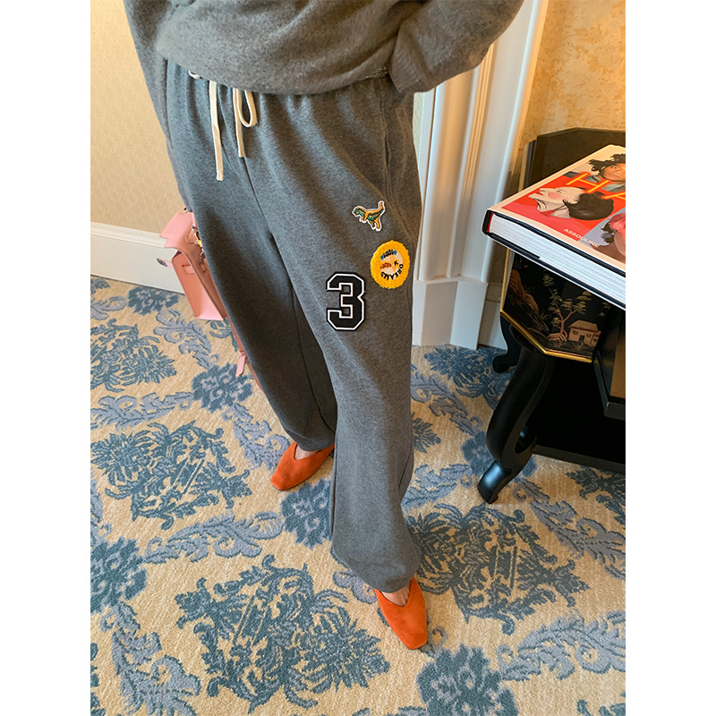 落落狷介灰色小个子卫裤女