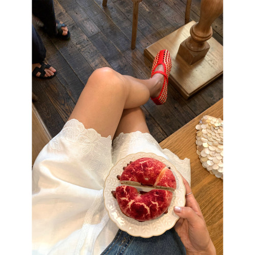 落落狷介白色亚麻刺绣短裤女