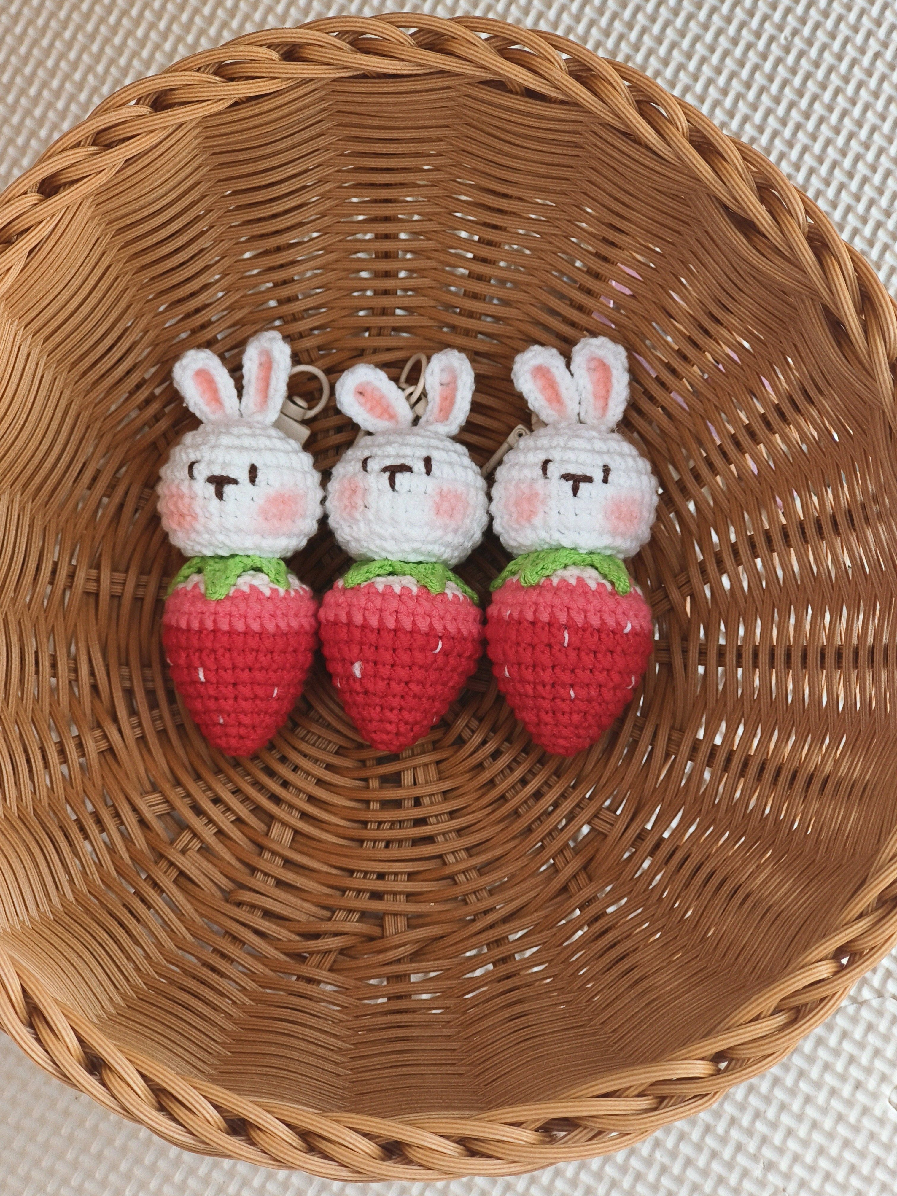 纯手工毛线钩织成品年年有余挂件草莓兔包包挂件钥匙扣,节庆用品/礼品,创意玩偶,淘宝优惠券,粉丝福利购,淘宝优惠卷