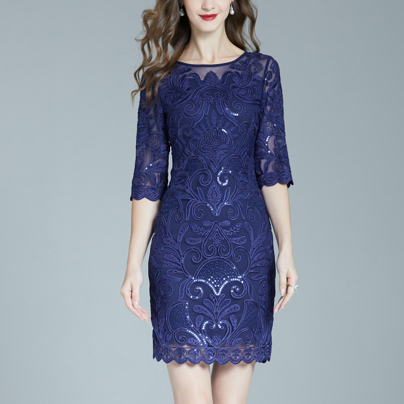中年女士秋季新款优雅刺绣妈妈装圆领透视包臀裙深蓝色大气连衣裙