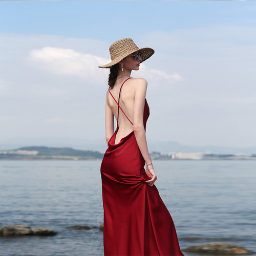 绝美海岛穿搭红裙露背小礼服裙