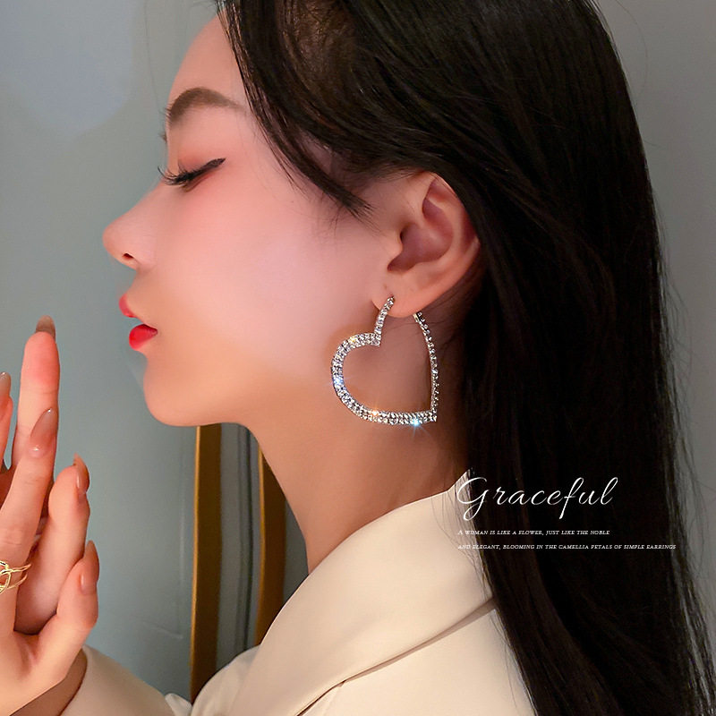 闪耀银针欧美时尚夸张个性爱心耳圈耳环满钻耳坠气质百搭超闪耳饰
