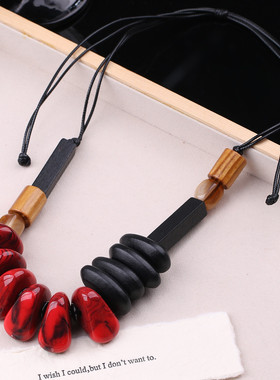 不规则高级感木质树脂小众红色项链欧美夸张搭配衣服的装饰品挂件