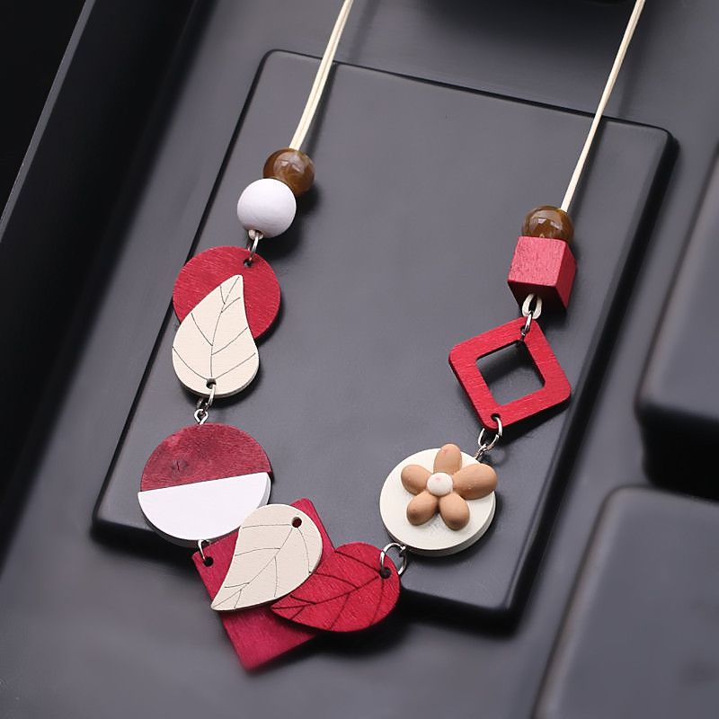 2025新款小众设计感红色装饰项链