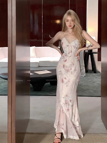 法式气质蕾丝碎花吊带连衣裙仙女夏季海边度假穿搭包臀鱼尾长裙子
