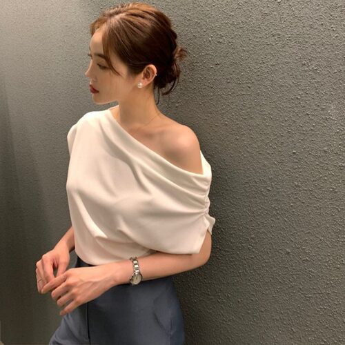 已出货尺码更新chic夏季法式设计款斜肩露锁骨T恤女气质显瘦上衣