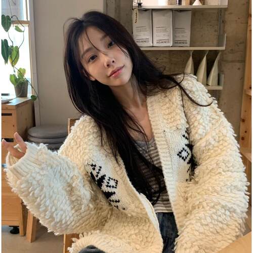 已出货 韩版   设计感重工毛圈提花时尚百搭毛衣外套女
