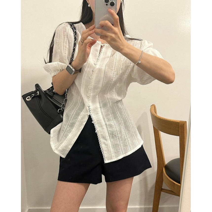 韩国ins夏日复古圆领泡泡袖时尚花边单排扣棉提花绑带短袖衬衫女