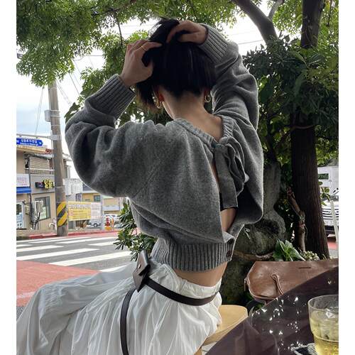 已出货～韩系系带镂空一粒扣圆领长袖毛衣