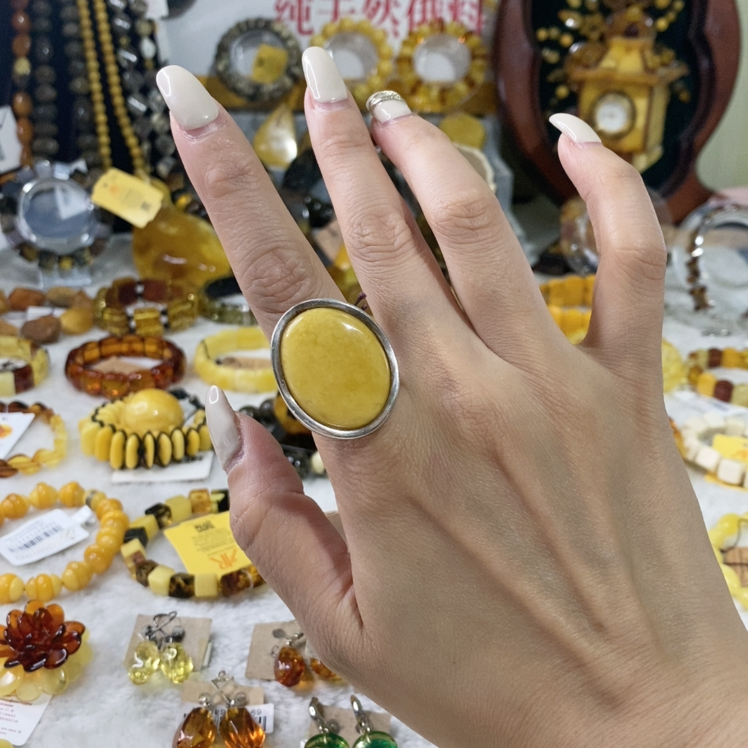 Россия俄罗斯天然琥珀蜜蜡欧款925银镶嵌蜜蜡戒指