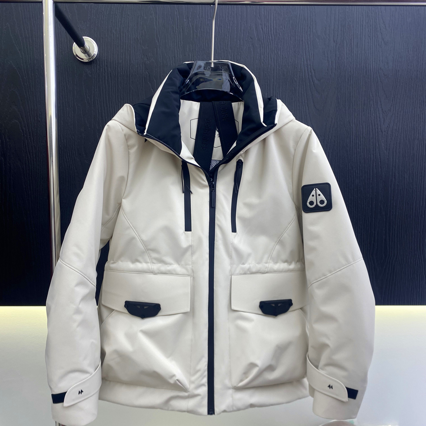 25年冬季工装风连帽羽绒服女
