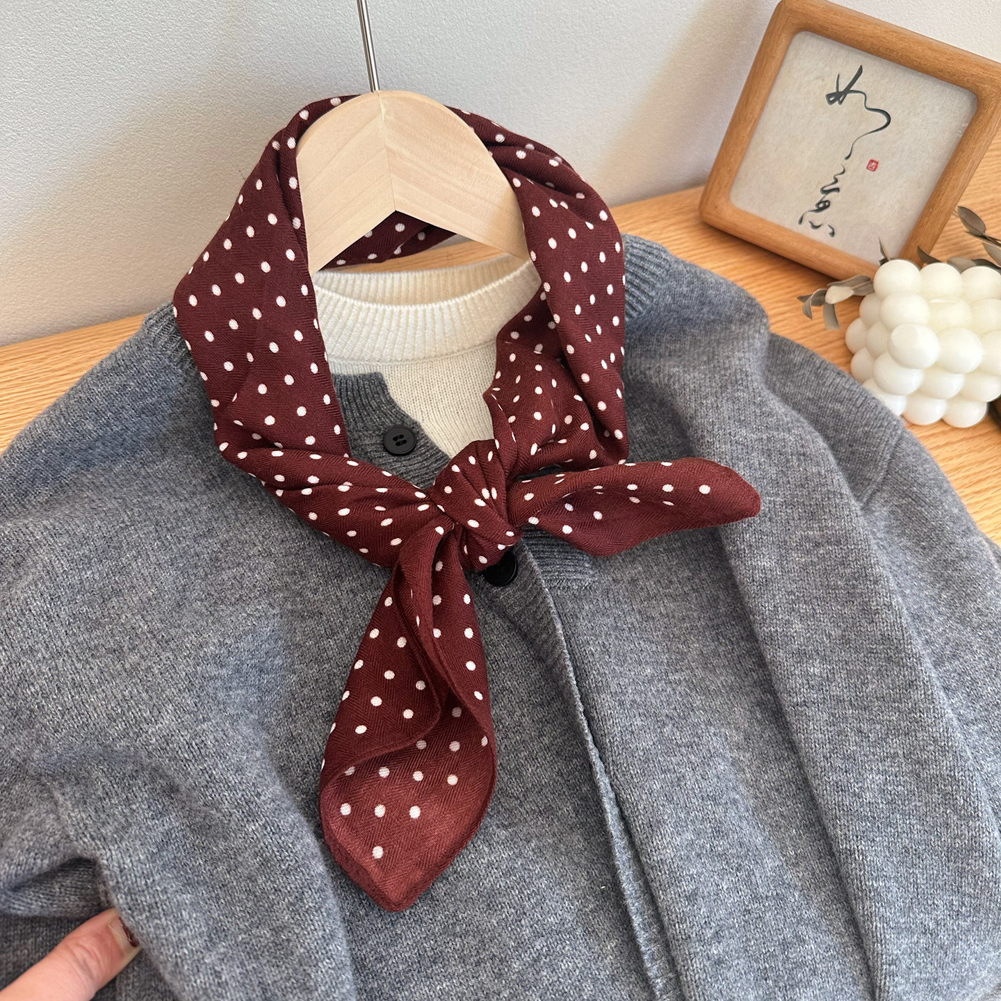 赫本黑白复古波点中小方巾女春秋装饰护颈围巾酒红色点点西装丝巾,服饰配件/皮带/帽子/围巾,围巾/丝巾/披肩,淘宝优惠券,粉丝福利购,淘宝优惠卷