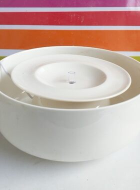 陶瓷大圆碗飞碟内胆饮水盆饮水器