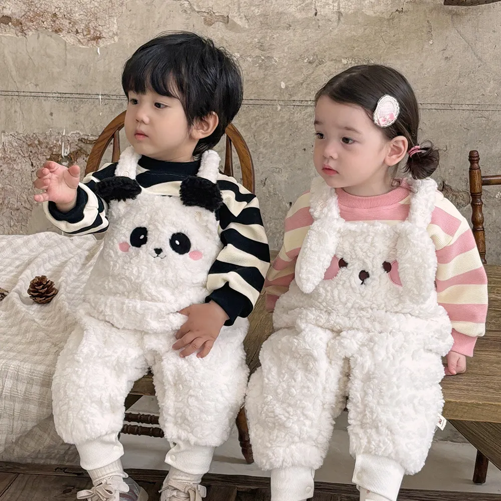 婴儿秋冬季衣服韩版童装条纹卫衣可爱卡通毛毛背带裤两件套外出服