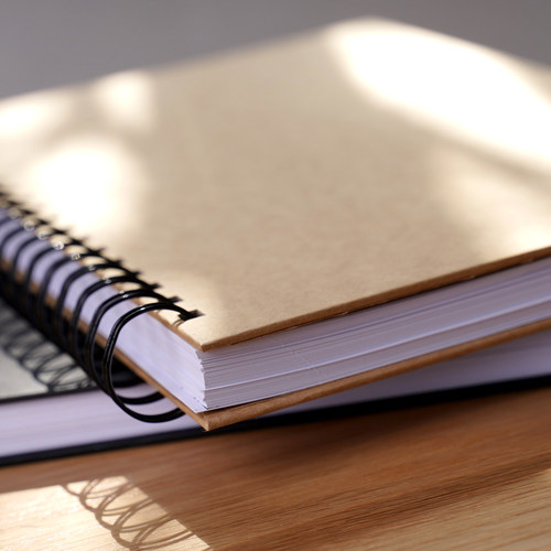 加厚硬皮可定制笔记本子简约空白