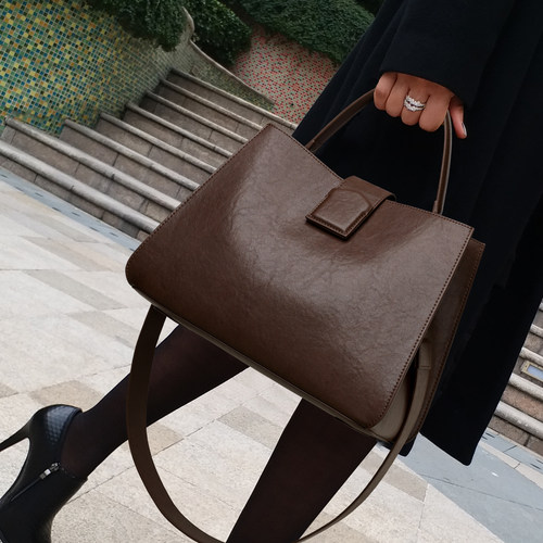 CCAMO高级感真皮通勤包时尚百搭