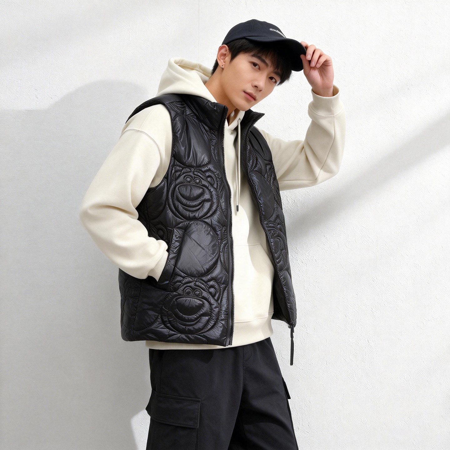 草莓熊联名棉背心ABLE JEANS男女秋冬上衣无袖立领黑白色棉马甲潮,男装,常规马甲,淘宝优惠券,粉丝福利购,淘宝优惠卷