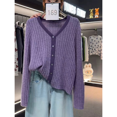 温柔紫绵羊毛衫女V领宽松短款
