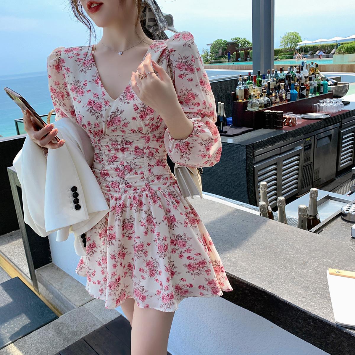 Spring and summer dress Korean version net red same style seaside holiday style sweet floral dress V-neck waist slim long sleeve Jumpsuit