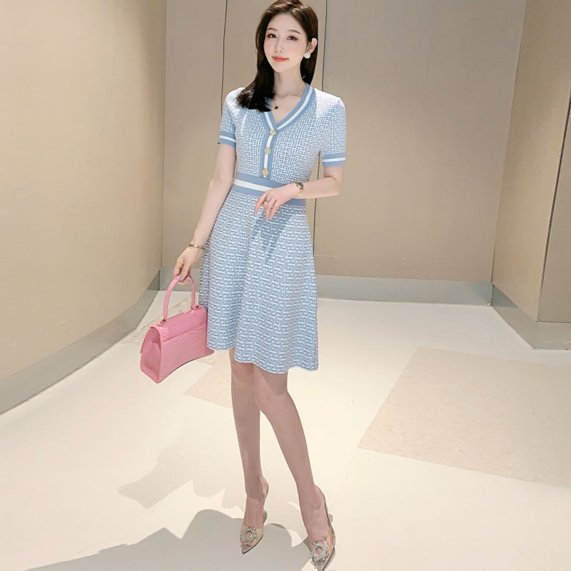 Europe station 2021 spring and summer new V-neck rayon blended fabric luxury fashion knitted dress high end celebrity