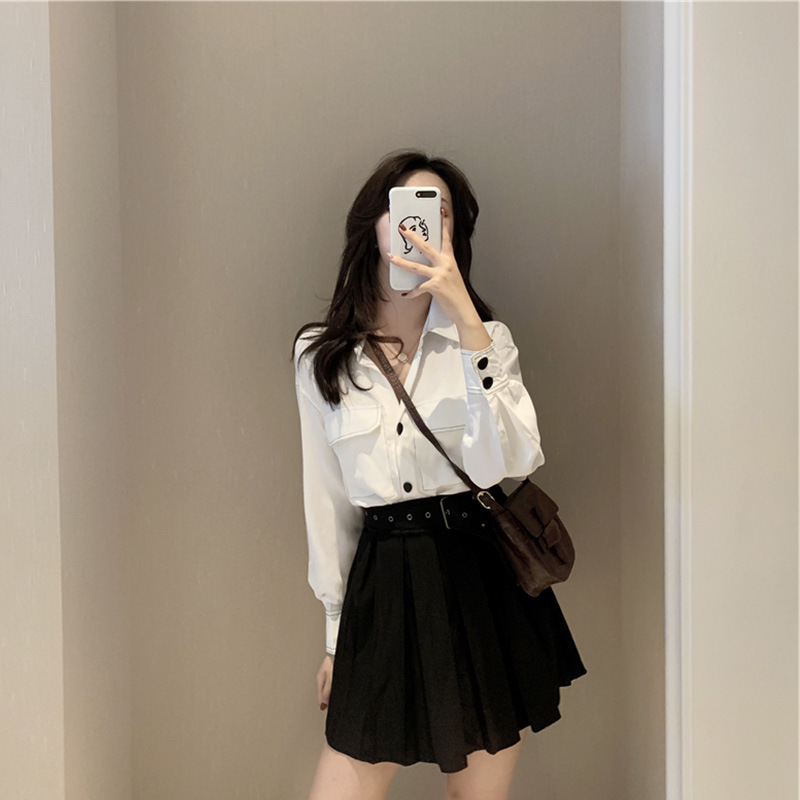 Spring dress is very beautiful, foreign style, age reduction, short stature, high fashion, two piece suit, new early spring skirt in 2021