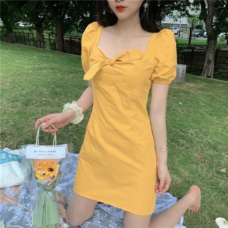 夏季2021新款法式宮廷泡泡袖蝴蝶結性感方領修身顯瘦連衣裙女
