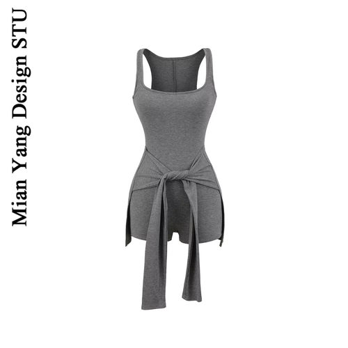 运动两件套带胸垫背心式连体短裤