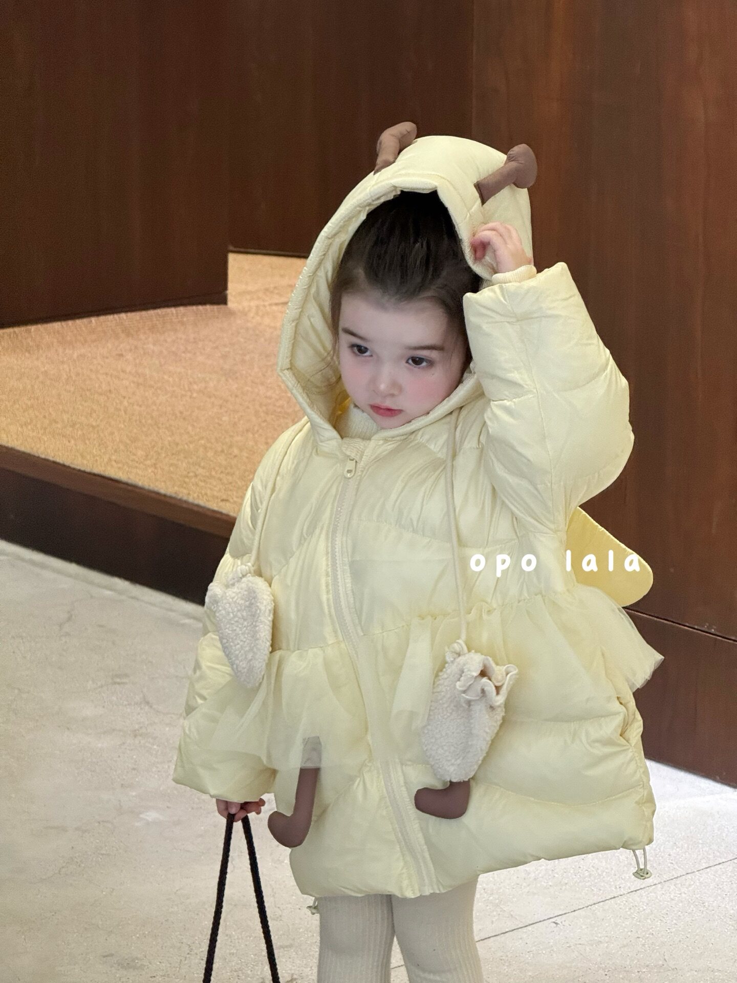 Opolala女童25秋冬新甜美可爱小蜜蜂连帽羽绒服儿童保暖外套7152