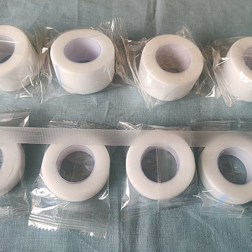 1.25cm*9m医用PE胶带美目双眼皮微孔 打孔膜透明自粘胶带透气防敏