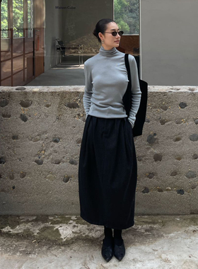 小众秋冬灰简约休闲遮胯半身裙25新款羊毛韩版气质百搭显瘦花苞裙