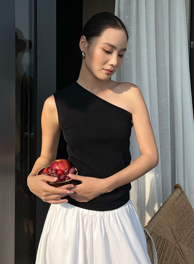 PURITY YH 小众简约黑色不规则露肩时尚吊带背心修身显瘦斜肩上衣