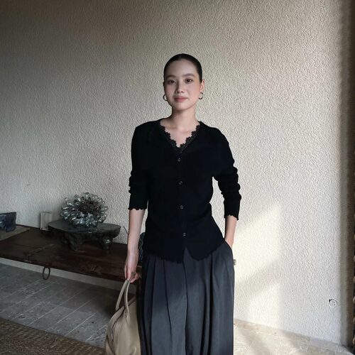 PURITY YR小众简约设计款羊毛针织拼接花边V领修身显瘦百搭毛衣女