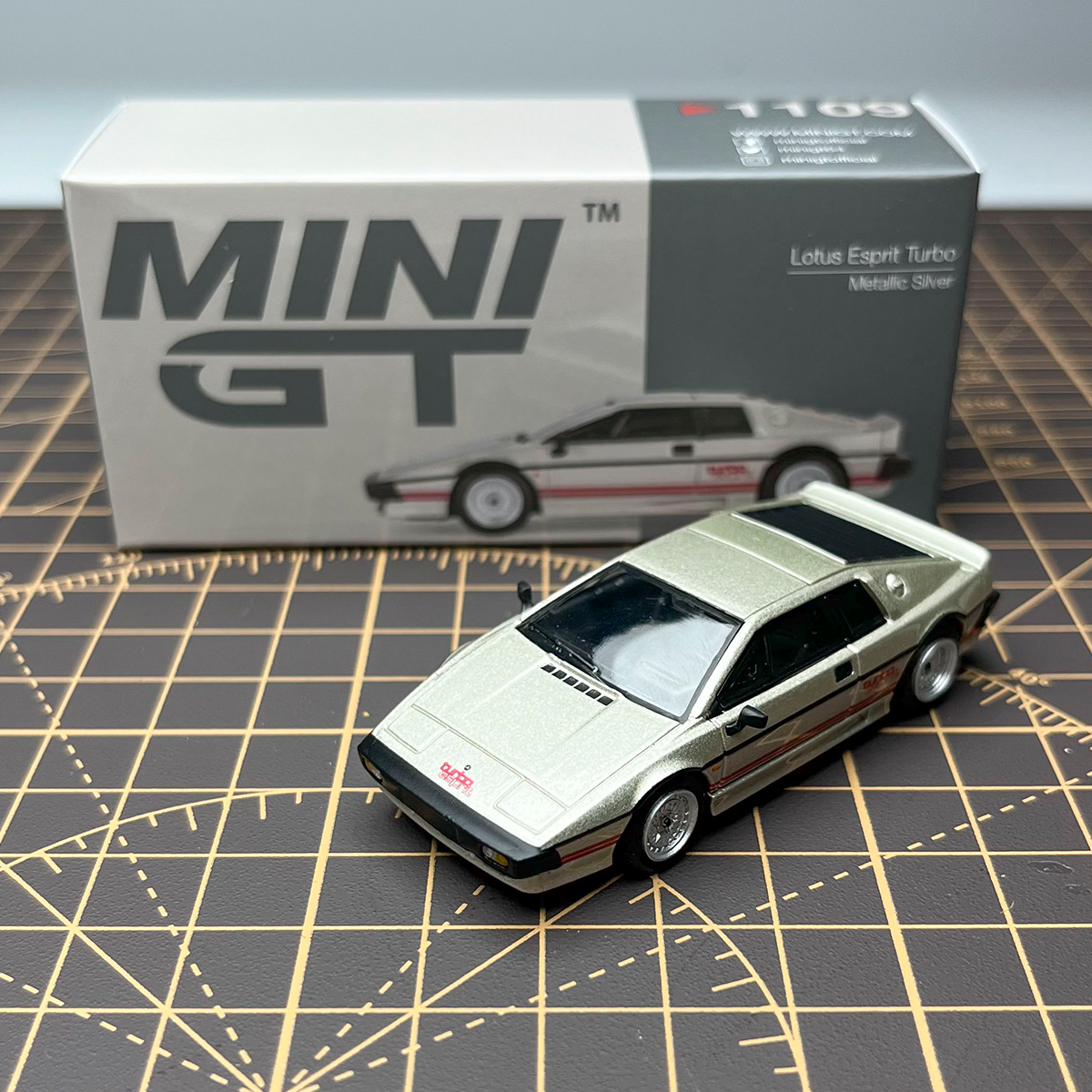 MINIGT164莲花合金汽车模型