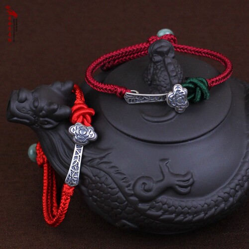 手工精编纯银本命年红绳手链