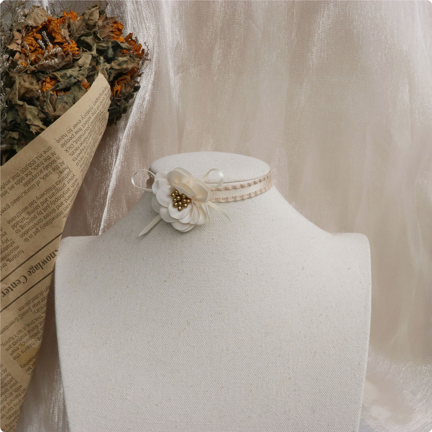 原创~新品甜美法式小众米色花朵项圈项链气质少女搭裙子颈花颈链