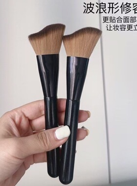 新款波浪修容刷侧脸贴合脸部轮廓刷斜角脸颊修容化妆刷软毛腮红刷