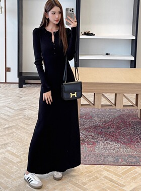 浅布调QBD 春装新款高级感针织连衣裙女长袖收腰修身显瘦百搭长裙