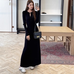 浅布调QBD 春装新款高级感针织连衣裙女长袖收腰修身显瘦百搭长裙