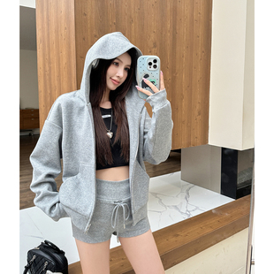 浅布调慵懒风灰色宽松连帽卫衣套女美式休闲拉链开衫+短裤两件套