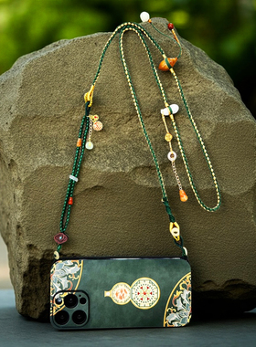 适用苹果16pro max斜挎肩浮雕葫芦手机壳iphone15plus1417侧提链