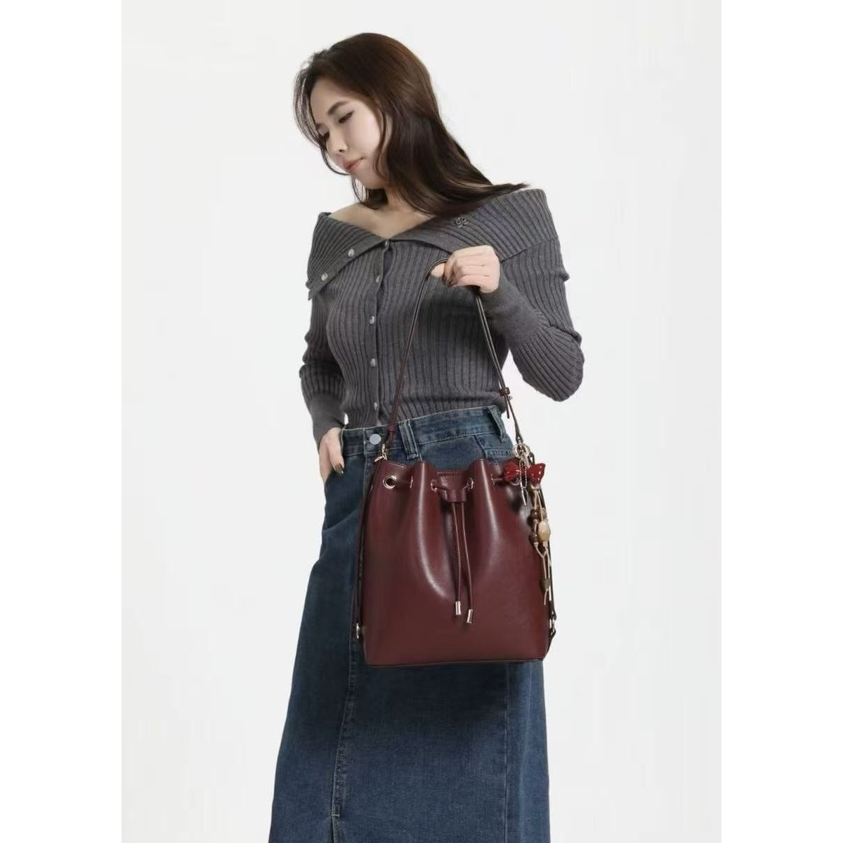 都宝路女包包包女秋冬高颜值水桶包复古美拉德风手提包单肩斜挎包