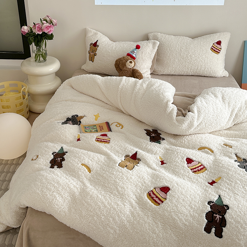 童趣可爱小熊仔绵羊绒四件套