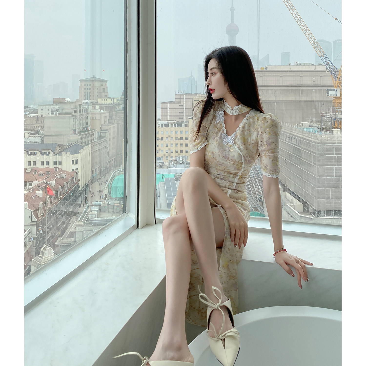 徐琳mini 【瑶台月下逢】挂脖蕾丝拼接小开叉旗袍